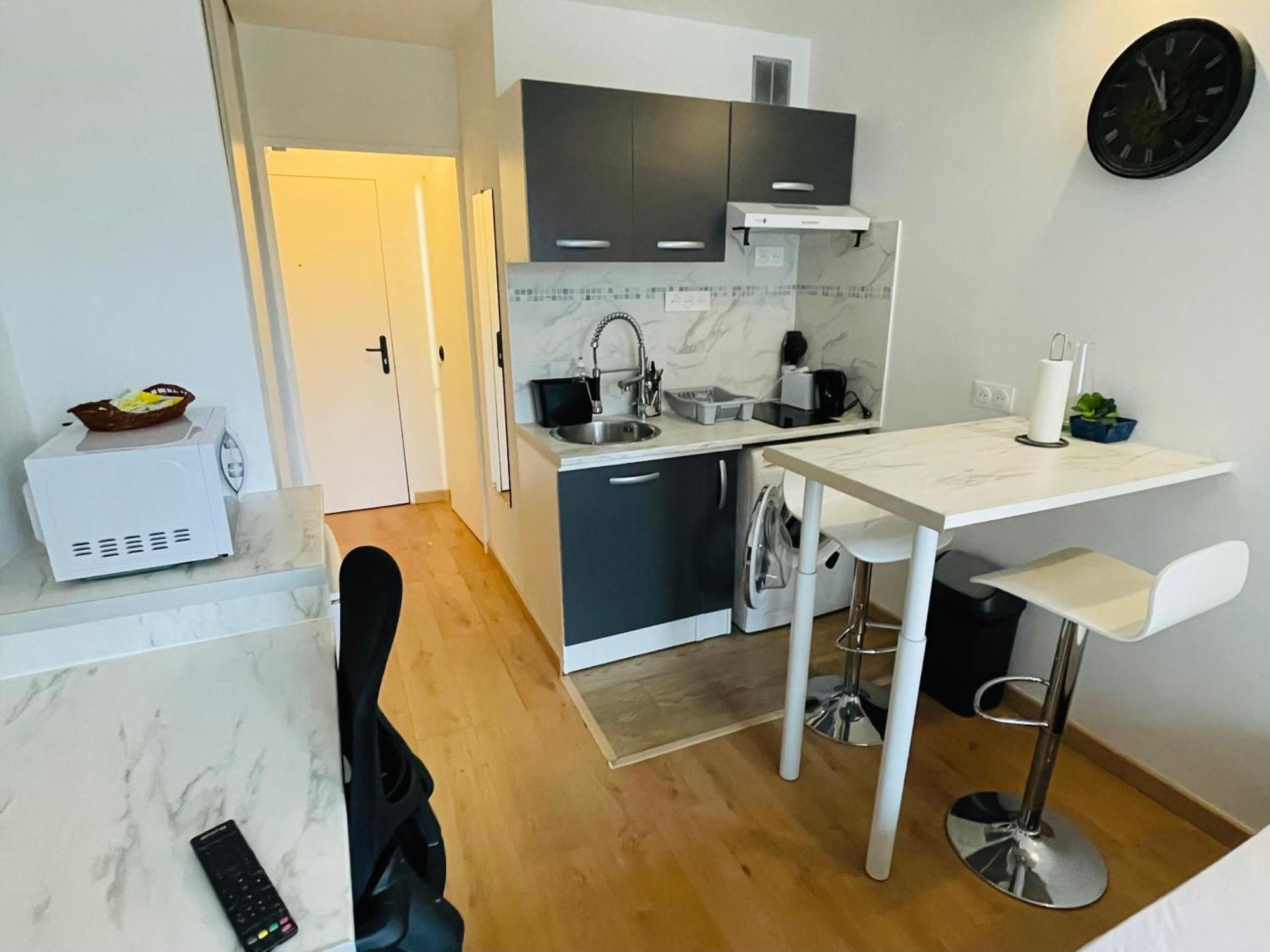 Exclusive Private Apartment By Warilco - Pleyel 25 M2 - A 1 Minute De La Station Metro Carrefour Pleyel Saint-Denis  Buitenkant foto
